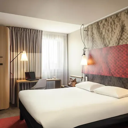 Отель Ibis Centre Труа