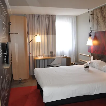 Ibis Centre