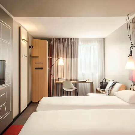 מלון Ibis Centre 3*
