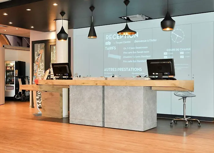 ホテル Ibis Centre 3*